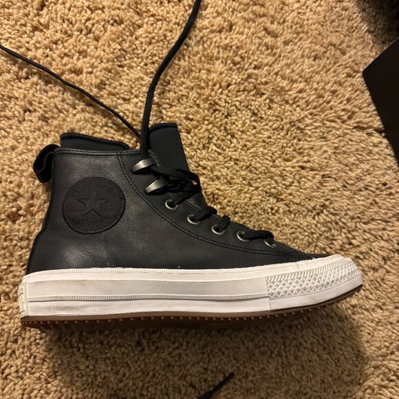 Converse Size 7 Black Water proof Chucks - Picture 4 of 6